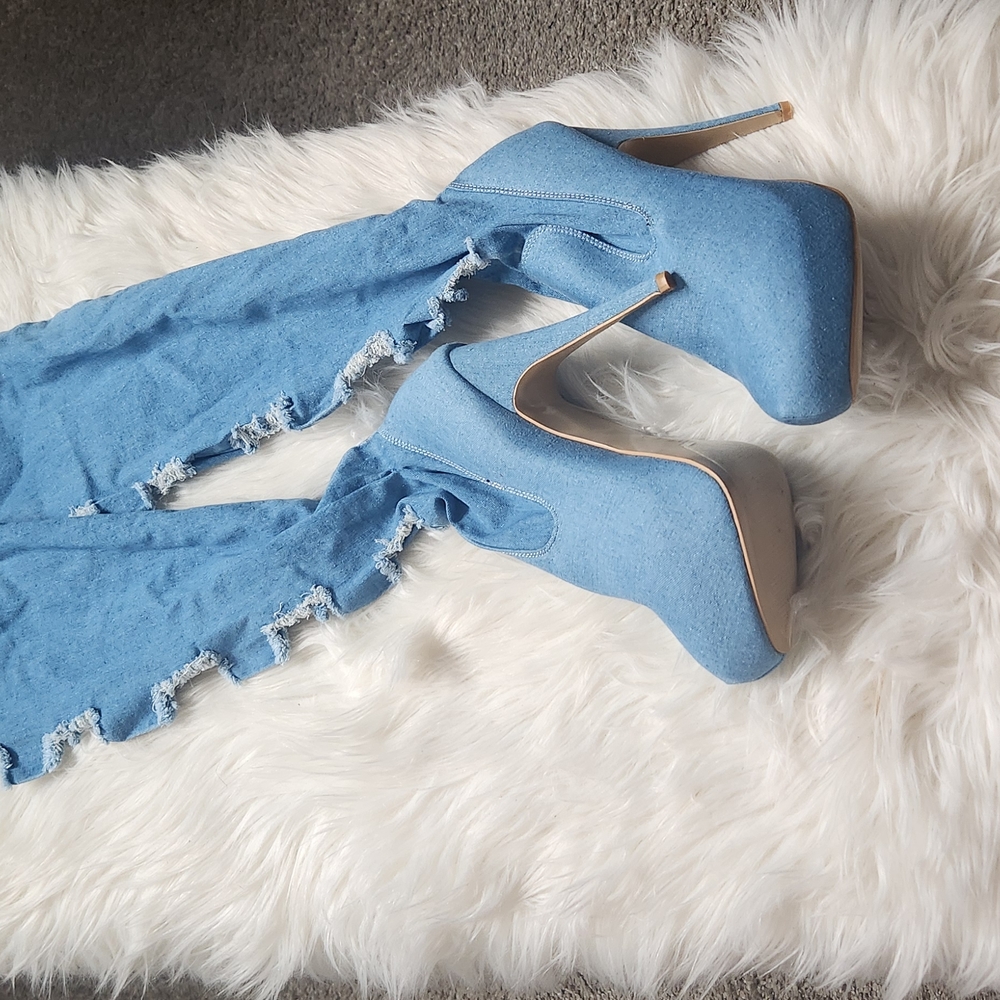 Elegant Blue and Tan Heeled Boots with Stiletto Heel